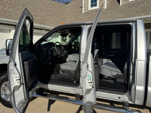 Used 2015 Ford F350 XLT w/ XLT Premium Package image 11