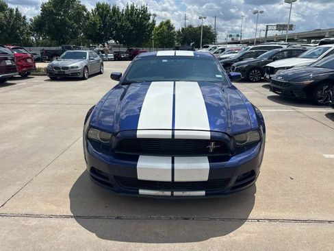 Used 2013 Ford Mustang Coupe RWD image 2