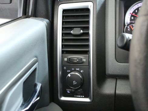 Used 2019 RAM 1500 Classic Warlock w/ Electronics Group AWD/4WD image 16