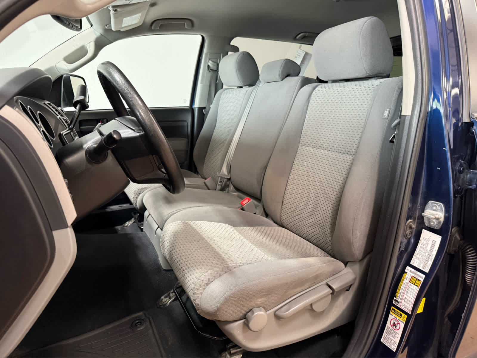 Used 2013 Toyota Tundra 4x4 CrewMax w/ Tow Pkg image 14