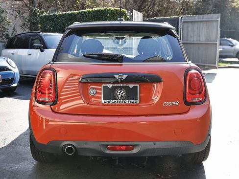 Used 2019 MINI Cooper 2-Door Hardtop w/ Storage Package image 9