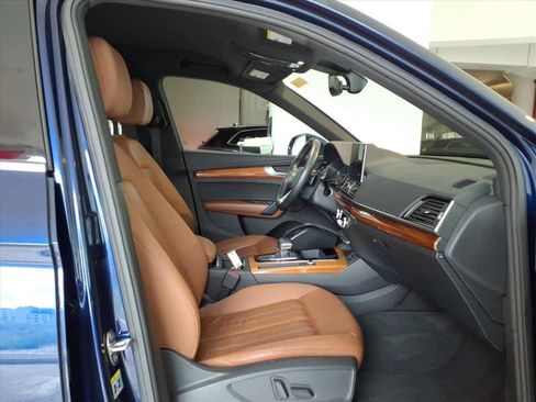 Used 2021 Audi Q5 2.0T Premium w/ Convenience Package AWD/4WD image 21