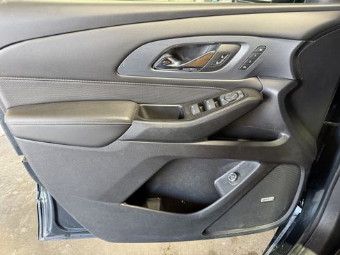 Used 2019 Chevrolet Traverse Premier image 18