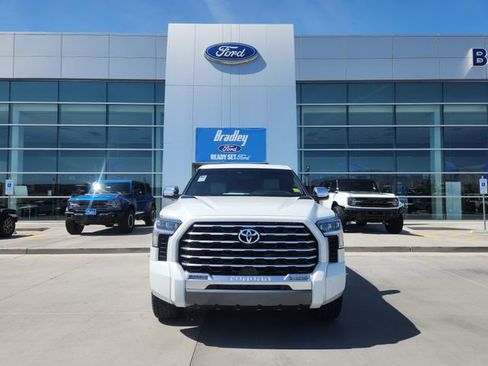 Used 2025 Toyota Tundra Platinum image 2