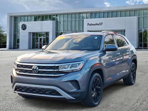 Used 2022 Volkswagen Atlas Cross Sport SE w/ Panoramic Sunroof Package FWD image 3