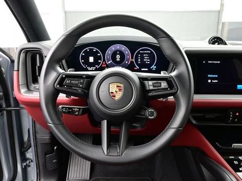 Certified 2025 Porsche Cayenne Coupe AWD/4WD image 8