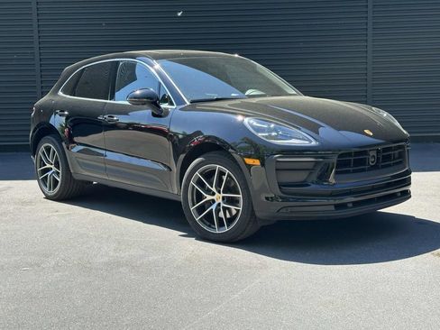 Certified 2026 Porsche Macan AWD/4WD image 7