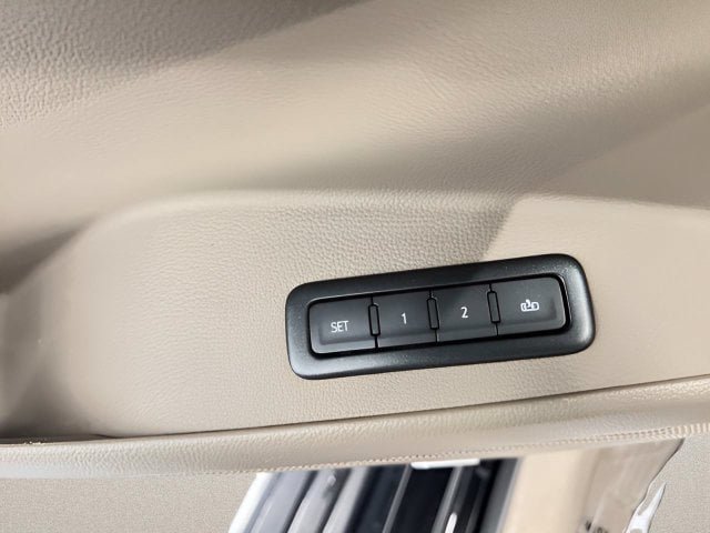 Used 2019 GMC Yukon XL SLT w/ Open Road Package AWD/4WD image 33