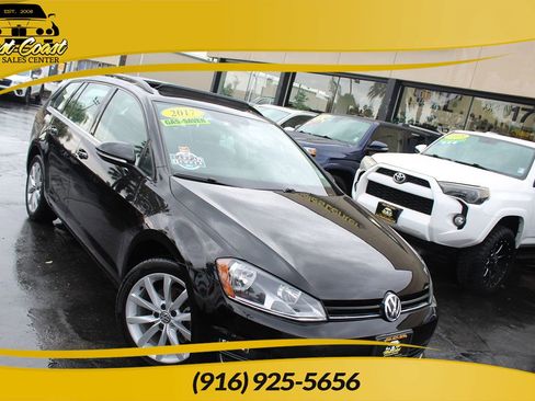 Used 2017 Volkswagen Golf SE image 1