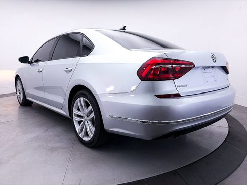Used 2019 Volkswagen Passat 2.0T Wolfsburg FWD image 12