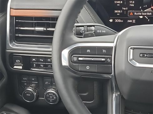 Used 2025 GMC Yukon XL Denali image 26