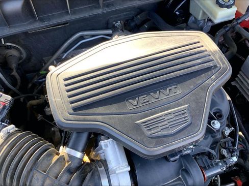 Used 2017 Cadillac XT5 Luxury w/ Driver Awareness Package FWD image 33