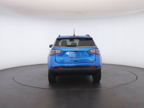 Used 2022 Jeep Compass Latitude w/ Sun and Sound Group AWD/4WD image 21