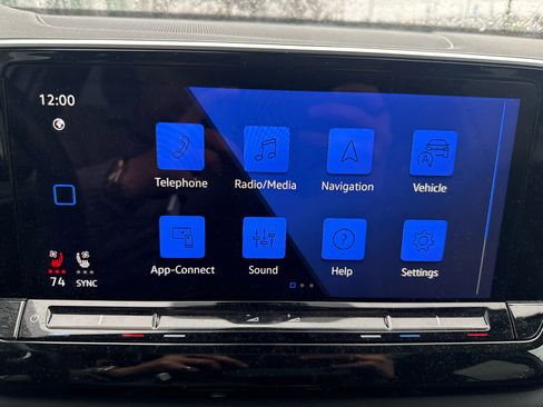 Used 2025 Volkswagen Atlas SEL image 12