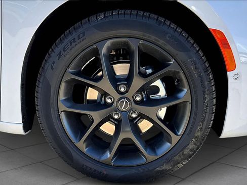 New 2026 Chrysler Pacifica Limited w/ S Appearance Package image 12