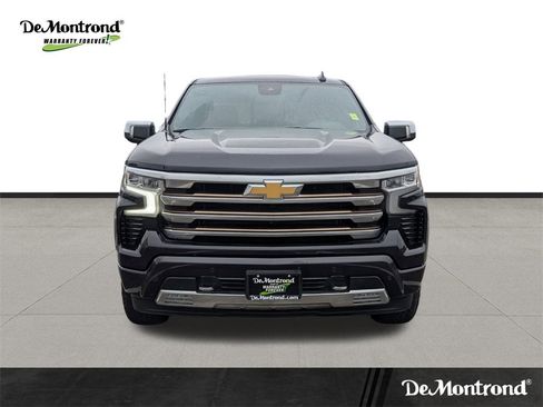 Used 2022 Chevrolet Silverado 1500 High Country w/ Z71 Off-Road Package image 2