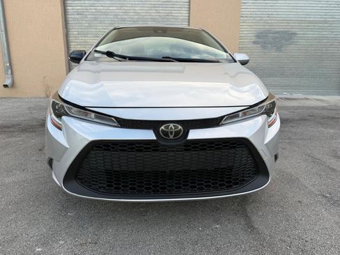 Used 2020 Toyota Corolla LE FWD image 4