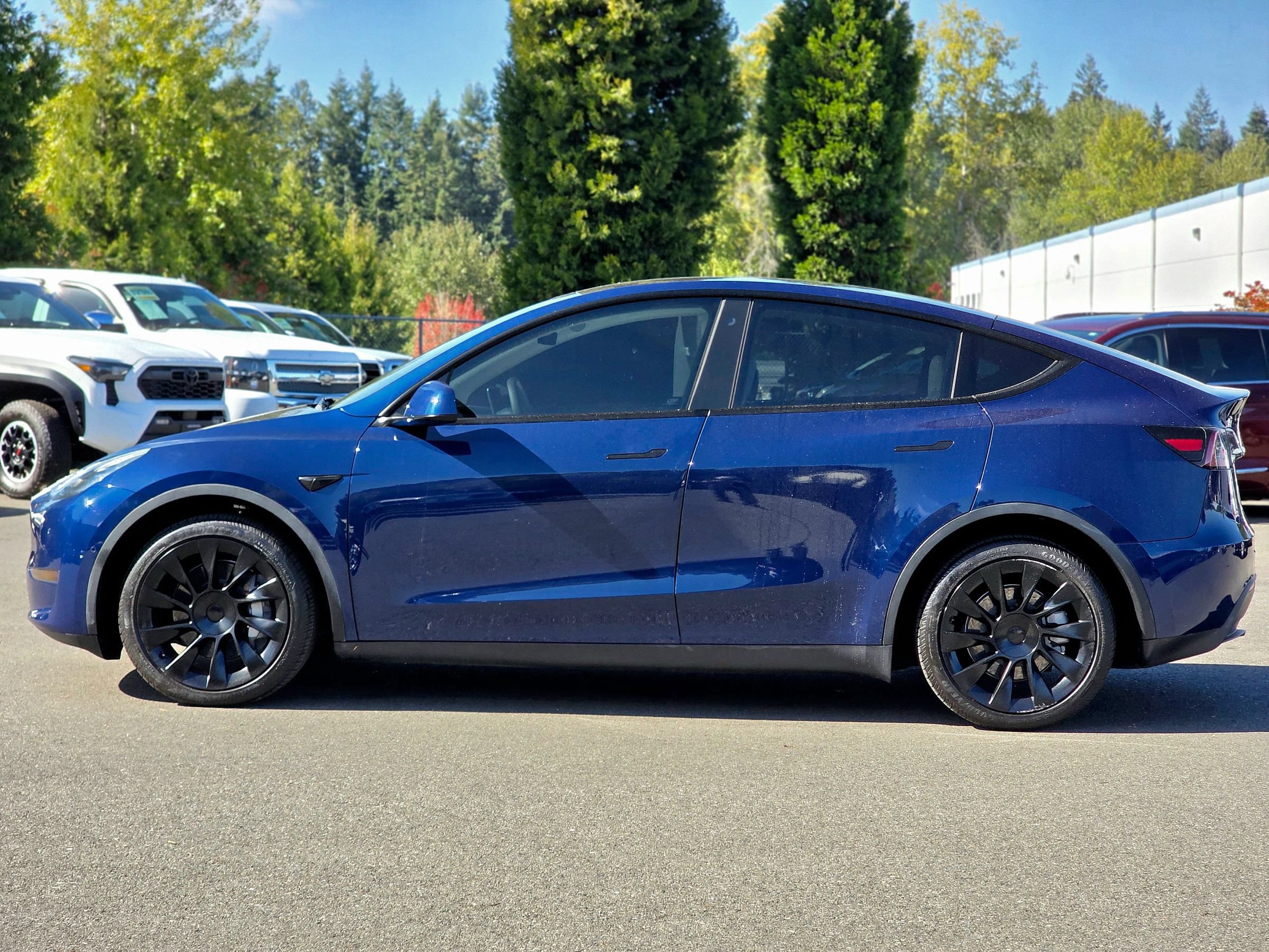 Used 2022 Tesla Model Y Long Range AWD/4WD image 8