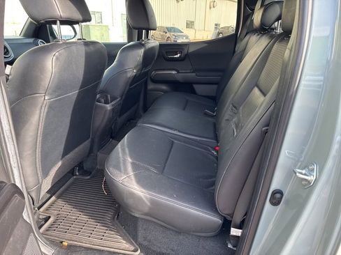 Used 2023 Toyota Tacoma TRD Off-Road w/ TRD Premium Off Road Package image 13