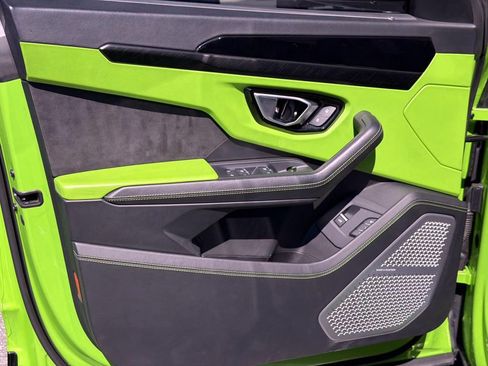 Used 2021 Lamborghini Urus image 17