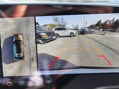 Used 2025 Cadillac Lyriq Sport image 27