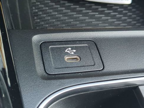 New 2025 Mercedes-Benz GLA 250 4MATIC image 9