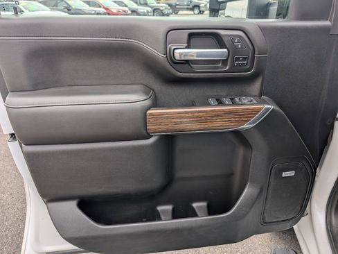 Used 2021 Chevrolet Silverado 2500 High Country w/ Z71 Off-Road Package image 15