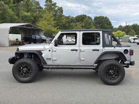 Used 2020 Jeep Wrangler Unlimited Sport AWD/4WD image 2