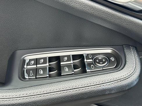 Certified 2026 Porsche Macan S AWD/4WD image 13