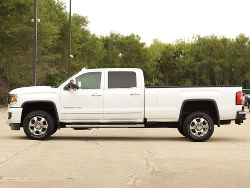 Used 2019 GMC Sierra 3500 Denali w/ Duramax Plus Package AWD/4WD image 4