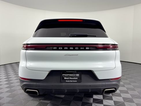 Certified 2024 Porsche Cayenne AWD/4WD image 11