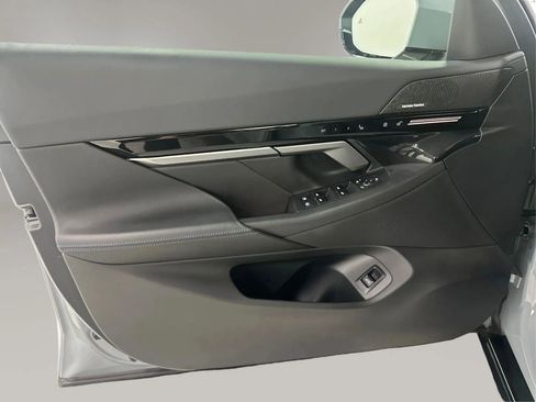 Used 2024 BMW 530i xDrive w/ M Sport Package image 21