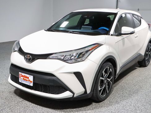 Used 2021 Toyota C-HR XLE image 30