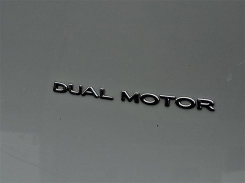 Used 2023 Tesla Model Y Long Range image 29