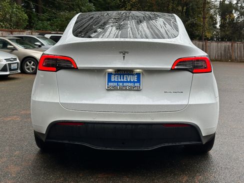 Used 2022 Tesla Model Y Long Range image 6
