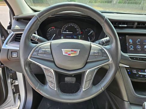 Used 2018 Cadillac XT5 Premium Luxury image 25