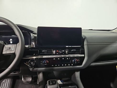 New 2026 Nissan Pathfinder Platinum image 19