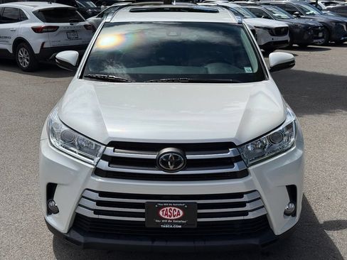 Used 2019 Toyota Highlander XLE AWD/4WD image 2
