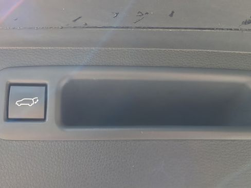 Used 2023 Toyota Highlander XLE AWD/4WD image 42