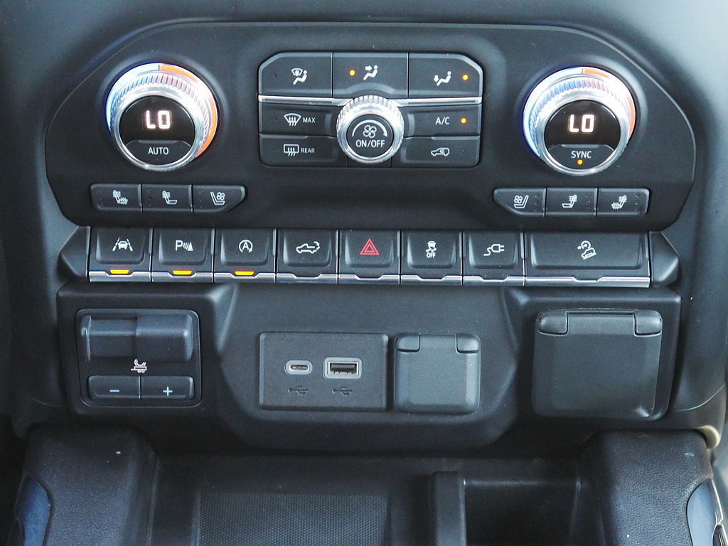 Used 2021 GMC Sierra 1500 AT4 w/ AT4 Premium Package AWD/4WD image 23