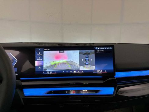 Used 2026 BMW i5 eDrive40 w/ Premium Package image 15