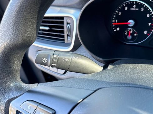 Used 2018 Kia Sorento LX image 24