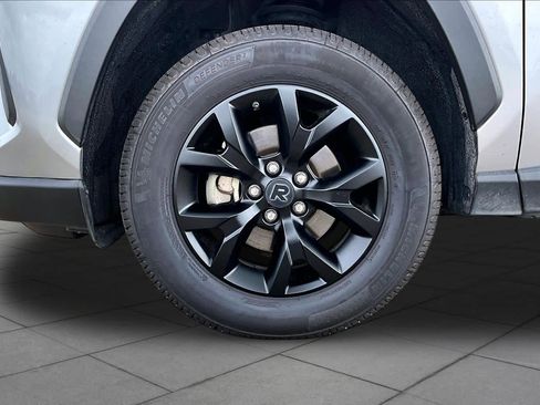Used 2022 Toyota RAV4 LE FWD image 11