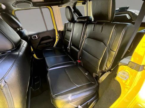 Used 2022 Jeep Wrangler Unlimited Sahara w/ Cold Weather Group AWD/4WD image 21