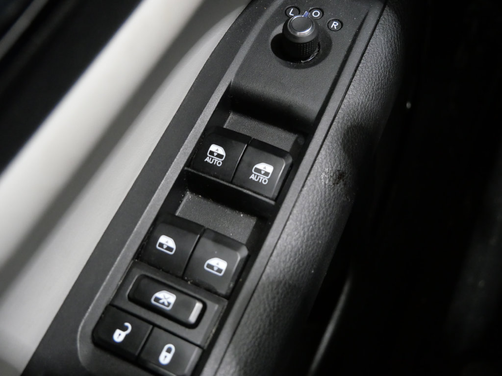 Used 2022 Jeep Compass Limited w/ Elite Group AWD/4WD image 14