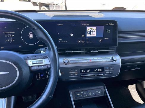 Used 2024 Hyundai Kona Limited FWD image 6