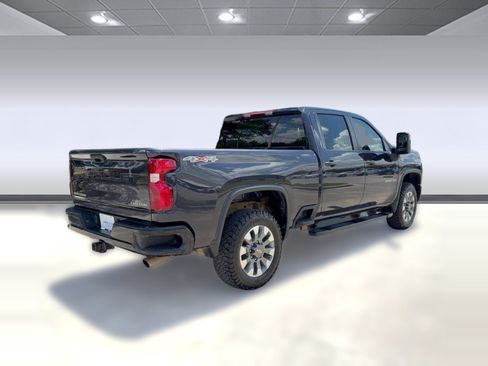 Used 2024 Chevrolet Silverado 2500 Custom AWD/4WD image 9