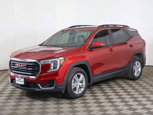 Used 2023 GMC Terrain SLE w/ Driver Convenience Package image 8
