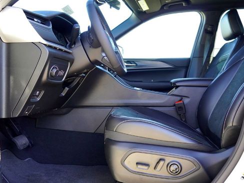 New 2025 Jeep Grand Cherokee L Altitude image 24