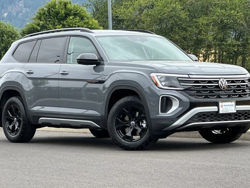 New 2026 Volkswagen Atlas Peak Edition AWD/4WD image 1